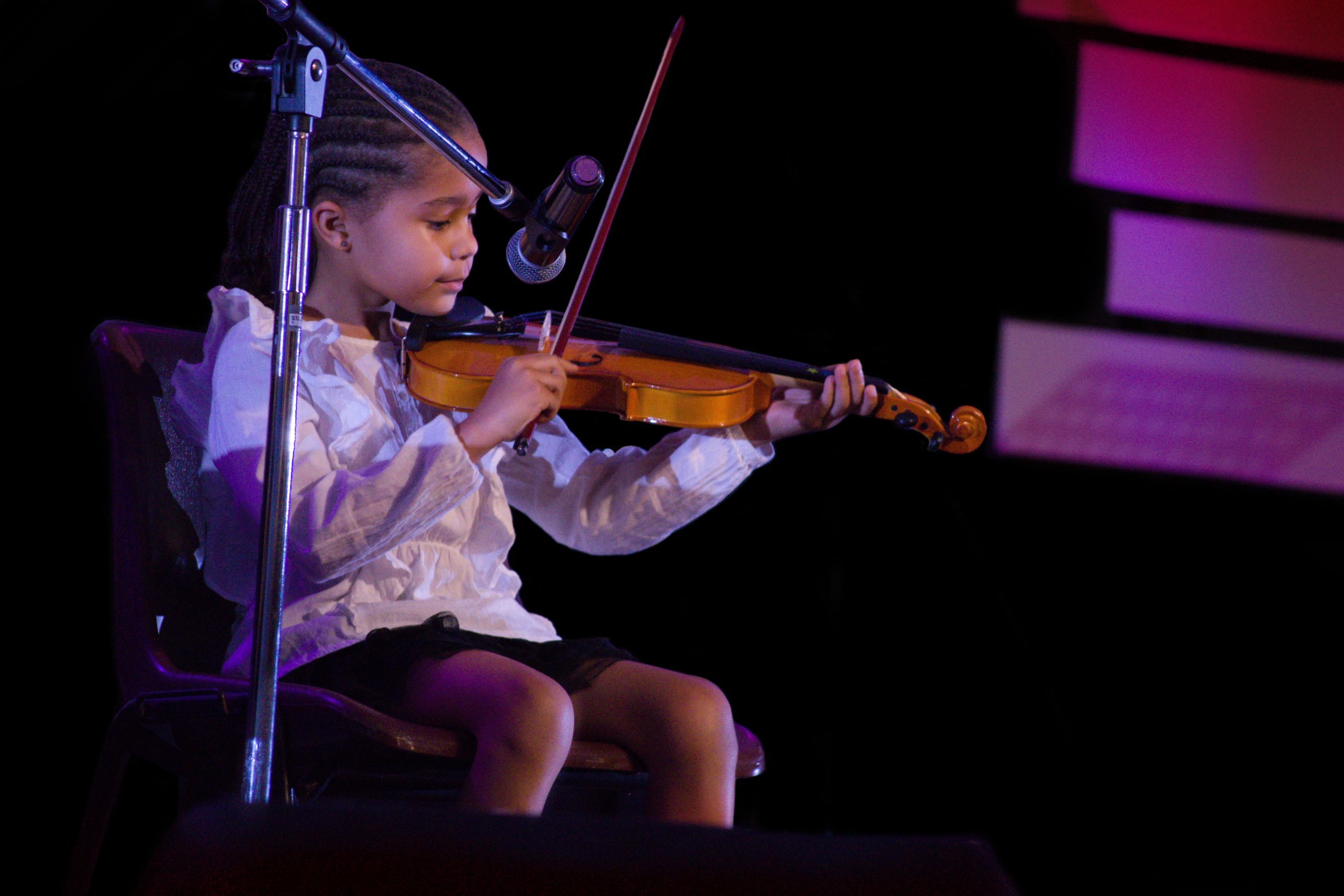 kalino-arts-academy-violin-kid